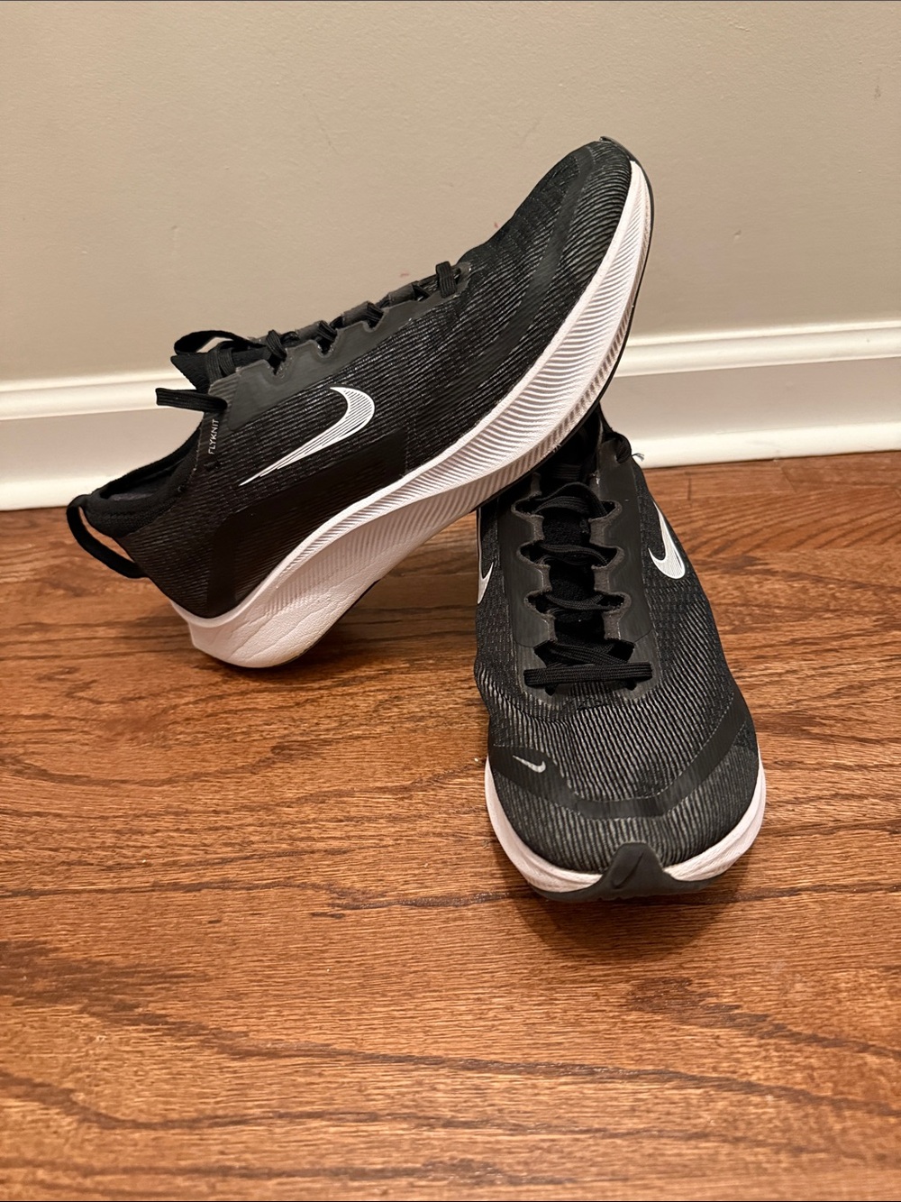 🏃🏻‍♀️ Nike Zoom Fly 4 Black and White High Performance Running Sneakers